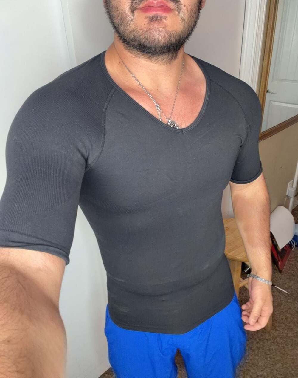Rounderbum Men's Compression V-Neck T-Shirt Style RWS02 Black Size Large